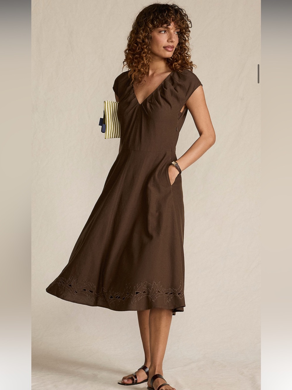 Lands End cutwork Aline fit & flare gathered v neck line size 4 NWT brown